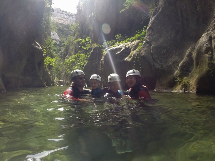 Canyoning Initiation en famille : 1442249276.famille.4.initiation.fred.hp.jpg