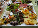 Le Royal  Molitg-les-Bains : https://www.tripadvisor.fr/Restaurant_Review-g1749743-d3494425-Reviews-Le_Royal-Molitg_les_Bains_Pyrenees_Orientales_Occitanie.html