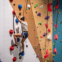 Une nouvelle cole d'escalade  Perpignan ! Des cours d'escalade en salle et en extrieur, pour enfants, ados et adultes toute l'anne.