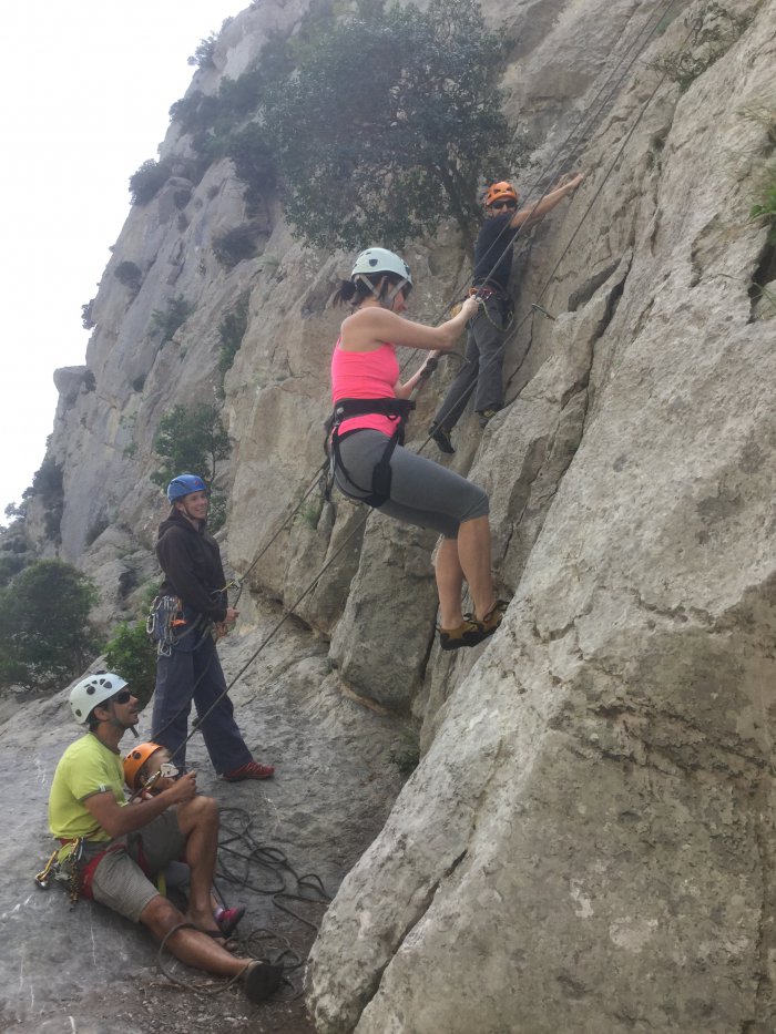 Sorties en Famille Sorties escalade canyoning via ferrata en famille : 1457632907.escalade.nathalie.jpg